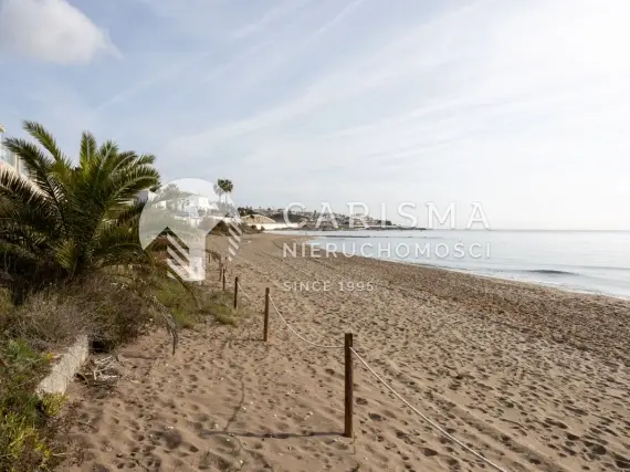 (30) Willa z prywatnym wyjściem na plażę el Chaparral, Mijas Costa