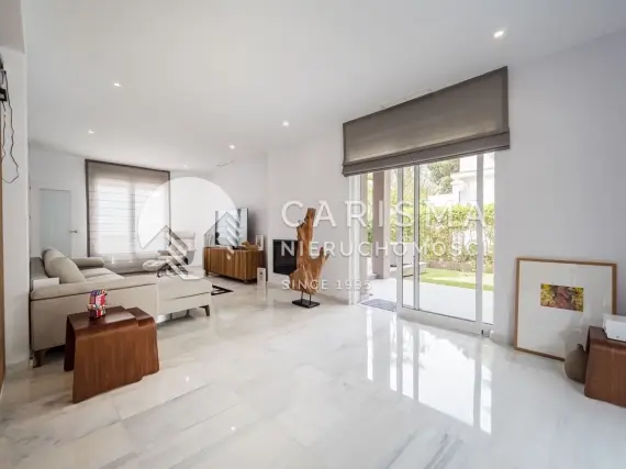 (14) Zmodernizowana willa 50 metrów od plaży, Elviria
