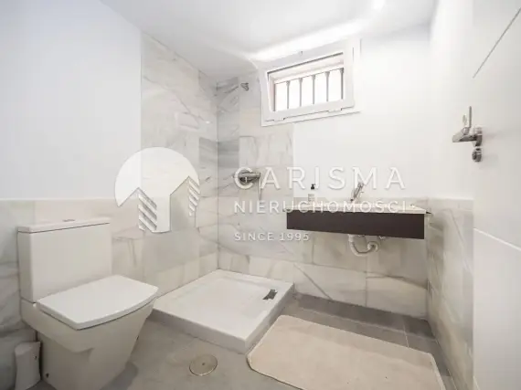 (29) Zmodernizowana willa 50 metrów od plaży, Elviria