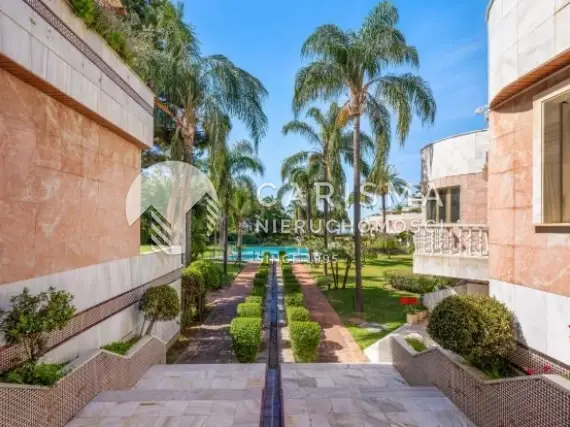(23) Luksusowy apartament w pierwszej linii brzegowej, Puerto Banus