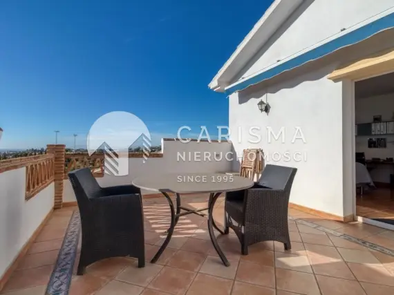 (29) Willa w otoczeniu natury z widokiem na morze, Mijas