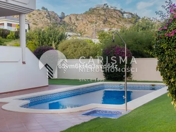 (10) Zmodernizowana willa z panoramicznym widokiem na morze i góry, Benalmadena