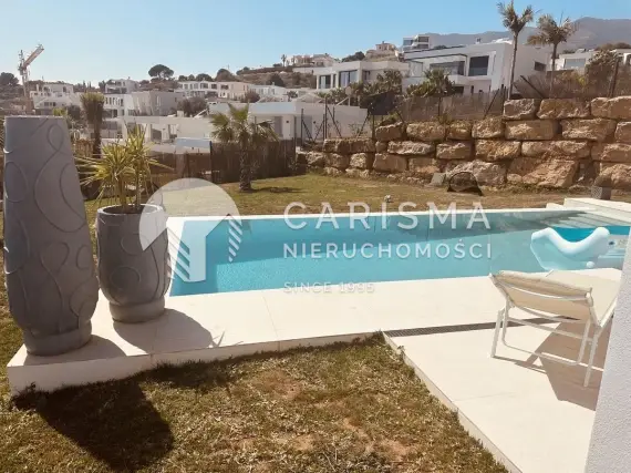 (4) Nowoczesna willa z panoramicznym widokiem, Mijas