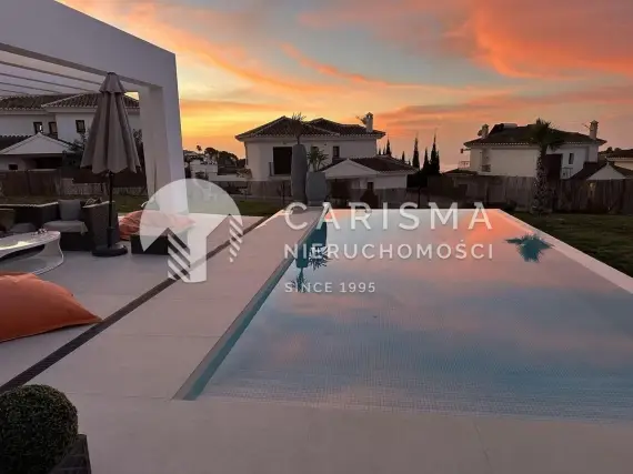 (2) Nowoczesna willa z panoramicznym widokiem, Mijas