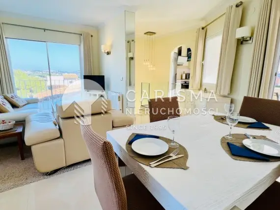 (28) Dom szeregowy z widokiem na góry w Moraira