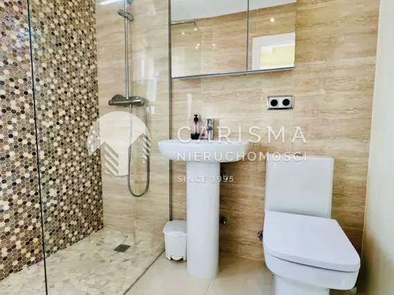(36) Dom szeregowy z widokiem na góry w Moraira