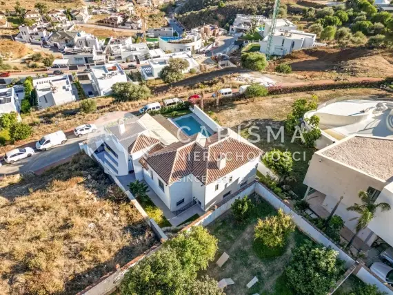 (50) Willa w andaluzyjskim stylu z pięknym widokiem, Mijas