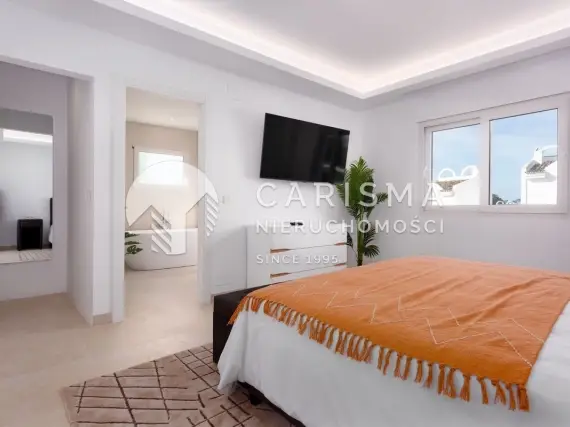 (15) Willa blisko plaż Capobino w Las Chapas, Marbella