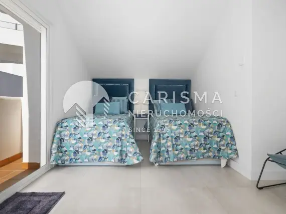 (32) Nowoczesna willa blisko plaży w prywatnym kompleksie, Torremuelle, Benalmadena