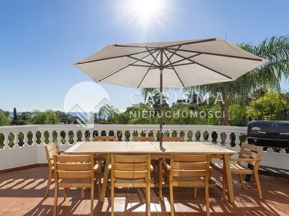 (31) Andaluzyjska willa otoczona bujnym ogrodem z widokiem na morze, Benalmadena