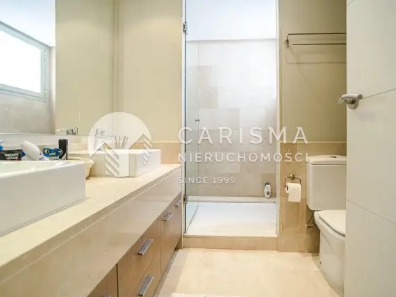 (20) Elegancka willa z 3 sypialniami w Las Colinas Golf Resort, Costa Blanca