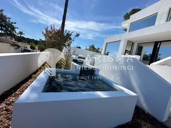 (47) Nowoczesna willa wykończona pod klucz, Moraira