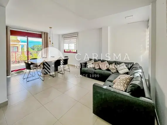 (4) Nowoczesna willa z 4-ma sypialniami w La Nucia, Costa Blanca