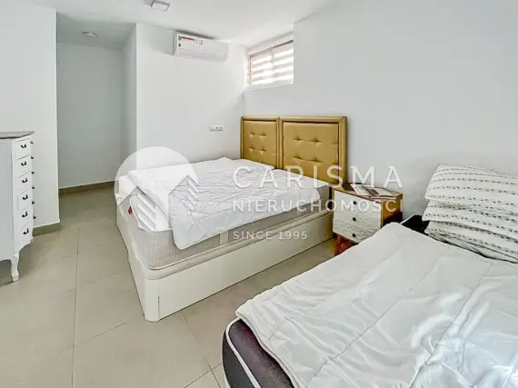 (20) Nowoczesna willa z 4-ma sypialniami w La Nucia, Costa Blanca