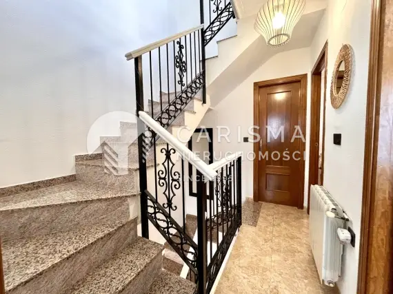 (26) Wyjątkowy dom narożny w sercu Costa Blanca - Villamartin, Alicante