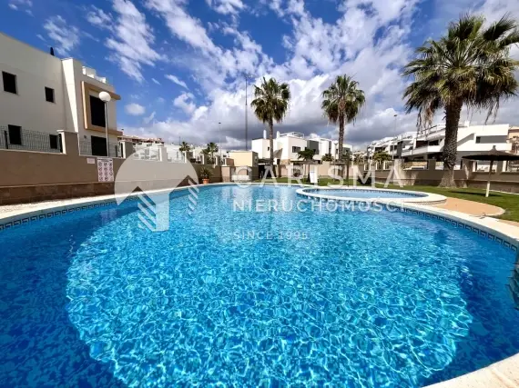 (31) Wyjątkowy dom narożny w sercu Costa Blanca - Villamartin, Alicante