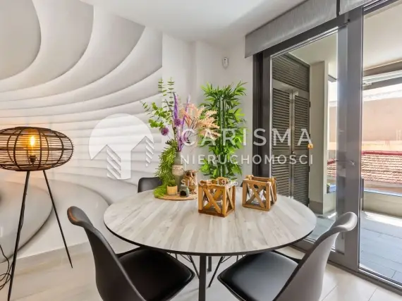 (4) Nowoczesny apartament przy Playa del Cura – komfort i doskonała lokalizacja