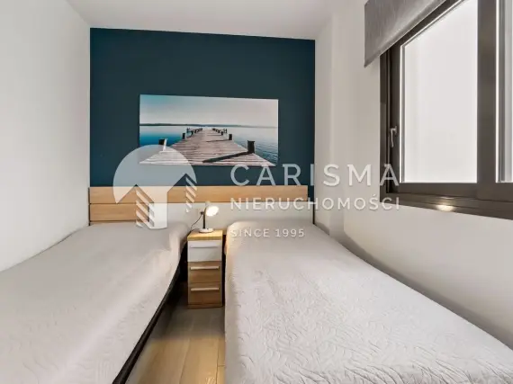 (16) Nowoczesny apartament przy Playa del Cura – komfort i doskonała lokalizacja
