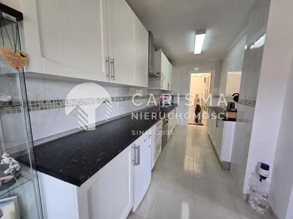 (12) Bliźniak z czterema sypialniami w Playa Flamenca, Costa Blanca