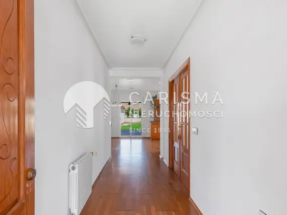 (20) Komfortowy dom jednorodzinny na działce o powierzchni 753 m² – zaledwie 450 metrów od morza!