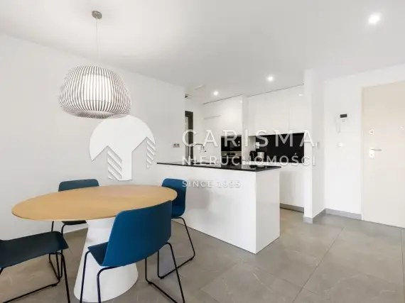 (6) Nowoczesny apartament położony w prestiżowym osiedlu Jardines de Montesolana w Orihuela Costa.