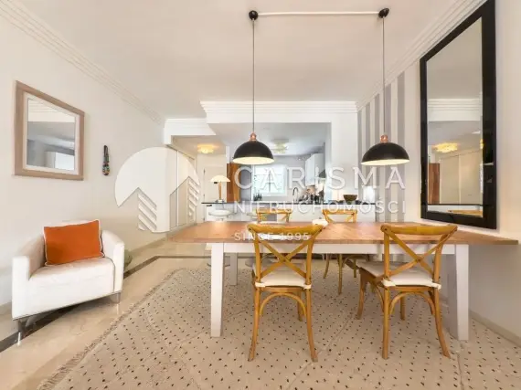 (6) Przestronny apartament w sercu Nueva Andalucía – River Garden