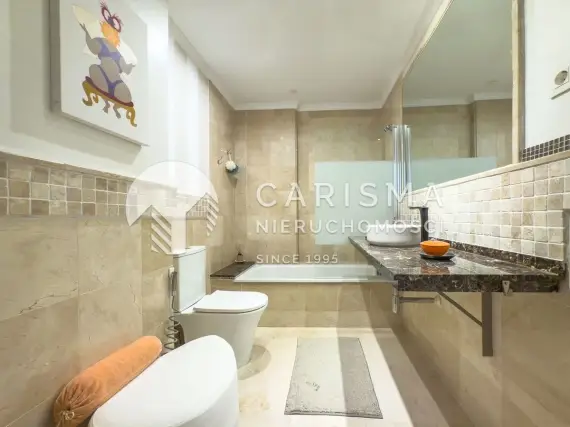 (14) Przestronny apartament w sercu Nueva Andalucía – River Garden