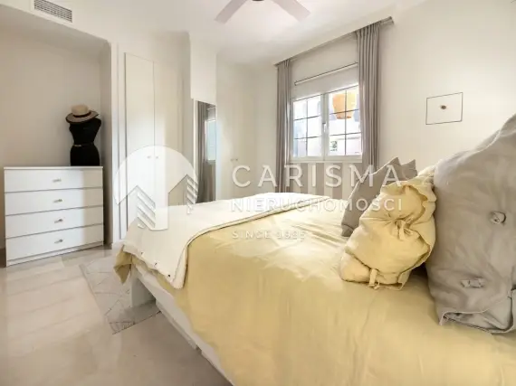 (18) Przestronny apartament w sercu Nueva Andalucía – River Garden