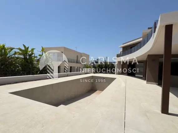 (9) Nowoczesna willa położona w odległości spaceru od plaży w Calpe