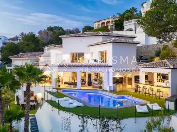 (51) Luksusowa willa w tradycyjnym stylu, z niezrównanymi widokami, Moraira