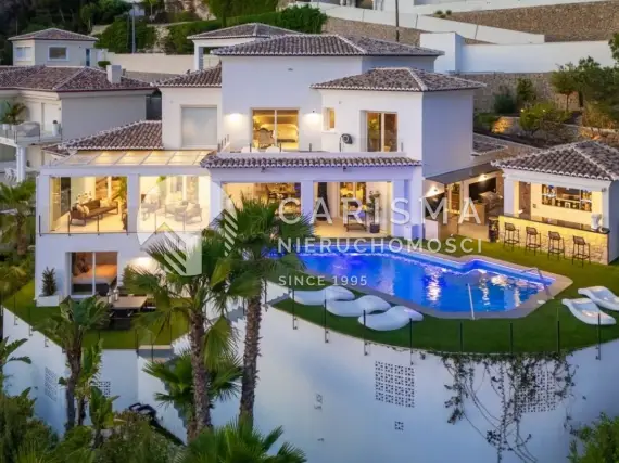 (52) Luksusowa willa w tradycyjnym stylu, z niezrównanymi widokami, Moraira