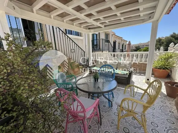 (22) Piękny dom w zabudowie szergowej w Villamartin na Costa Blanca
