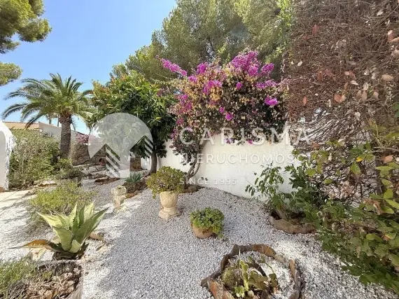 (9) Nieskazitelna willa z 3 sypialniami, 2 łazienkami, basenem i garażami – Moraira