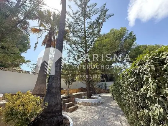 (27) Nieskazitelna willa z 3 sypialniami, 2 łazienkami, basenem i garażami – Moraira