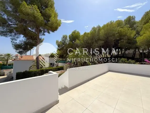(32) Nieskazitelna willa z 3 sypialniami, 2 łazienkami, basenem i garażami – Moraira