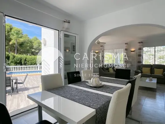 (14) Willa z niezależnym apartamentem gościnnym, basenem i widokiem na Montgó – Moraira, Pinar del Advoca