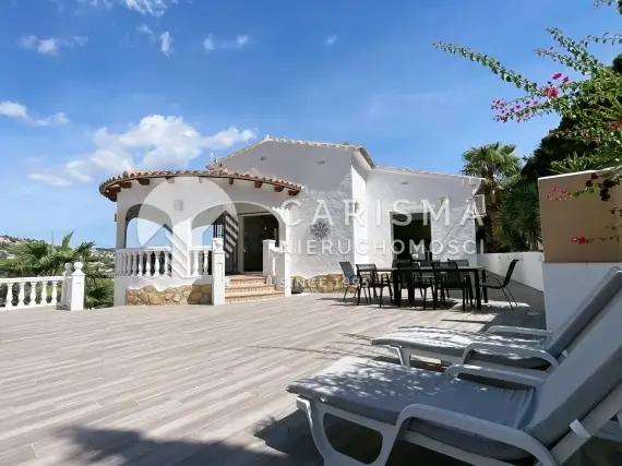 (35) Willa z niezależnym apartamentem gościnnym, basenem i widokiem na Montgó – Moraira, Pinar del Advoca