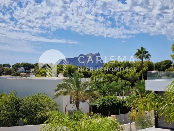 (32) Nowoczesna willa w Moraira, niedaleko plaży i centrum miasta