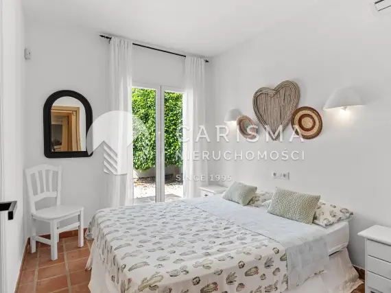(8) Stylowa willa w śródziemnomorskim stylu z widokiem na morze – Moraira