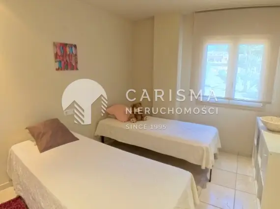 (12) Luksusowy apartament w centrum Morairy