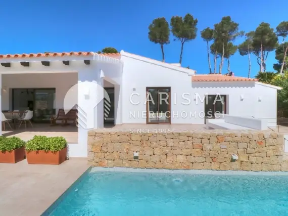 (6) Ekskluzywna willa z dodatkową działką – Pla del Mar, Moraira
