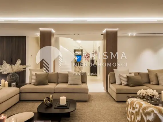 (18) Wyjątkowy Apartament Dwupoziomowy w Río Real, Marbella