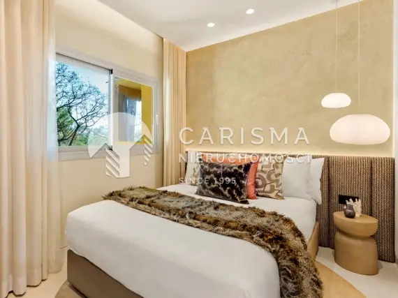 (26) Wyjątkowy Apartament Dwupoziomowy w Río Real, Marbella