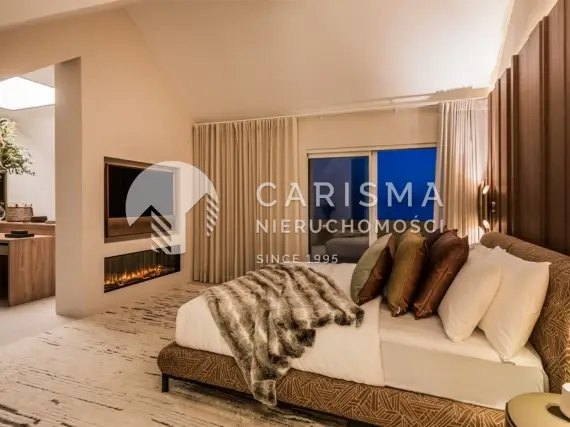 (40) Wyjątkowy Apartament Dwupoziomowy w Río Real, Marbella