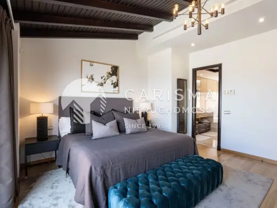 (9) Wyjątkowy apartament dwupoziomowy przy plaży w Malibu Residence