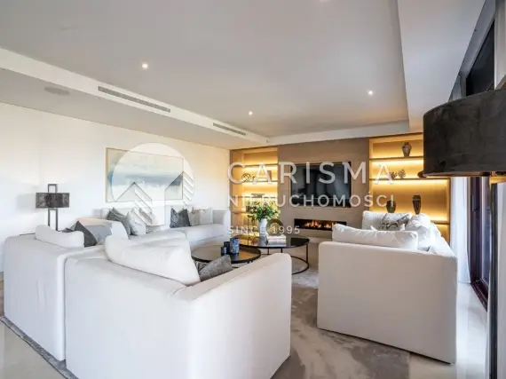 (14) Wyjątkowy apartament dwupoziomowy przy plaży w Malibu Residence