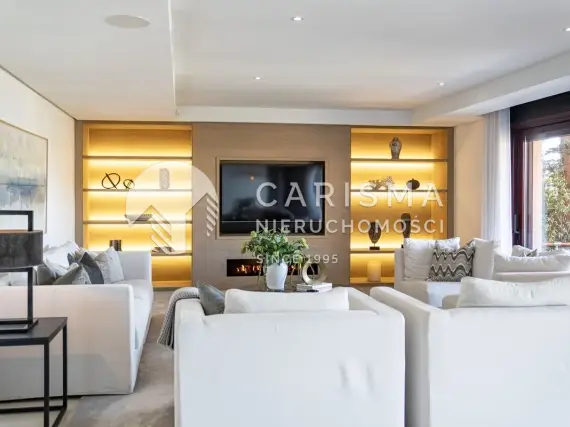 (27) Wyjątkowy apartament dwupoziomowy przy plaży w Malibu Residence