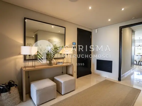 (40) Wyjątkowy apartament dwupoziomowy przy plaży w Malibu Residence