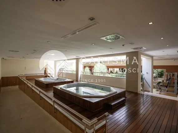 (46) Wyjątkowy apartament dwupoziomowy przy plaży w Malibu Residence