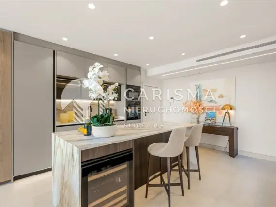 (10) Luksusowy apartament przy plaży z panoramicznym widokiem na morze – New Golden Mile, Costa del Sol